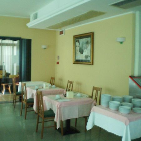 La Perla B&B Hotel Розето дели Абруци Екстериор снимка